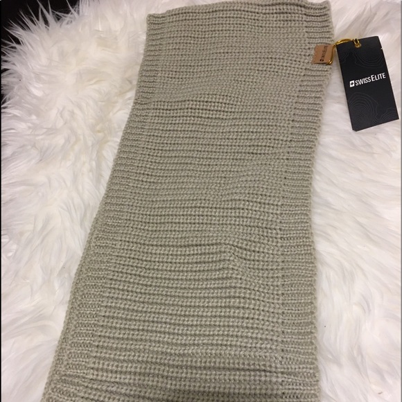 Swiss Elite cable knit infinity scarf - Picture 2 of 2